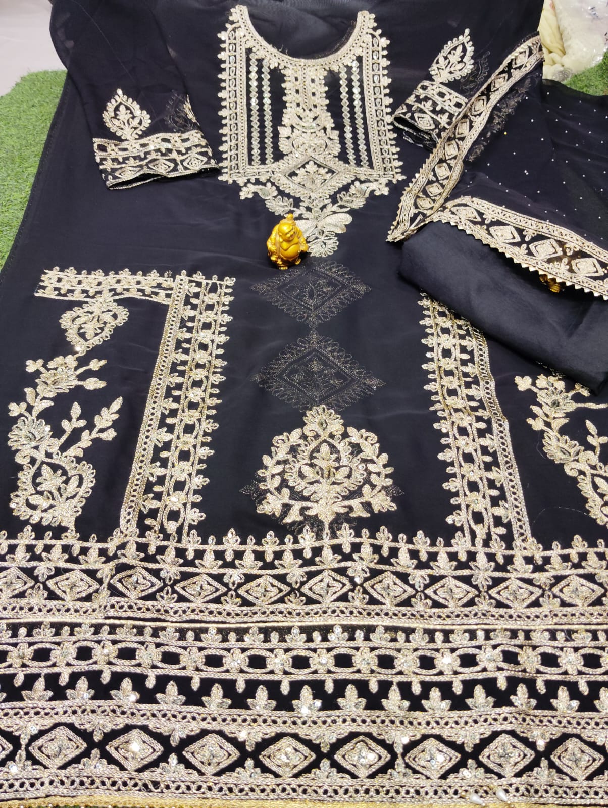Unstitched Georgette Salwar Suit Material Embroidered